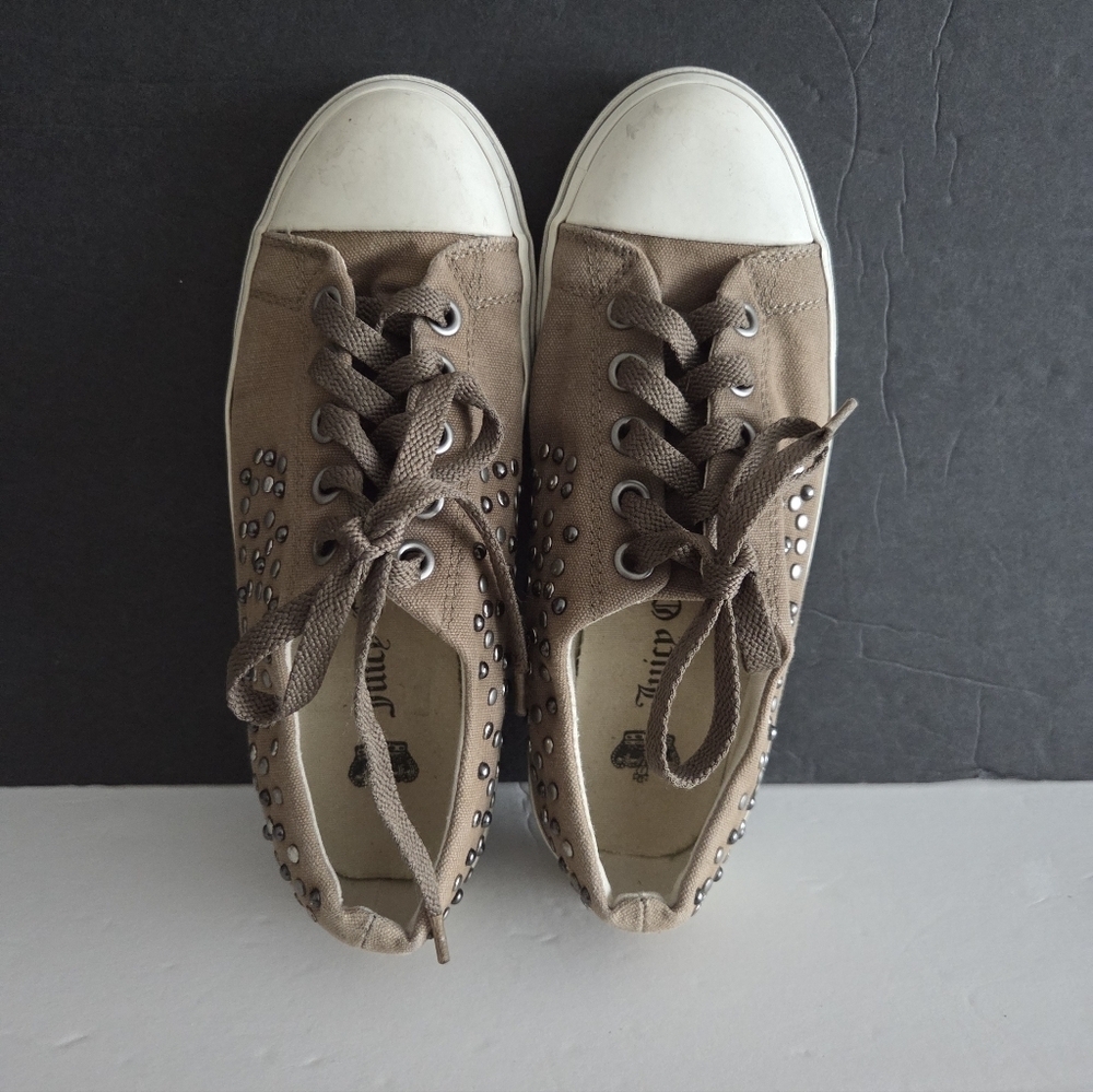 Juicy Couture Tan Canvas Sneakers with Studs Sz.6,5 - Picture 1 of 7